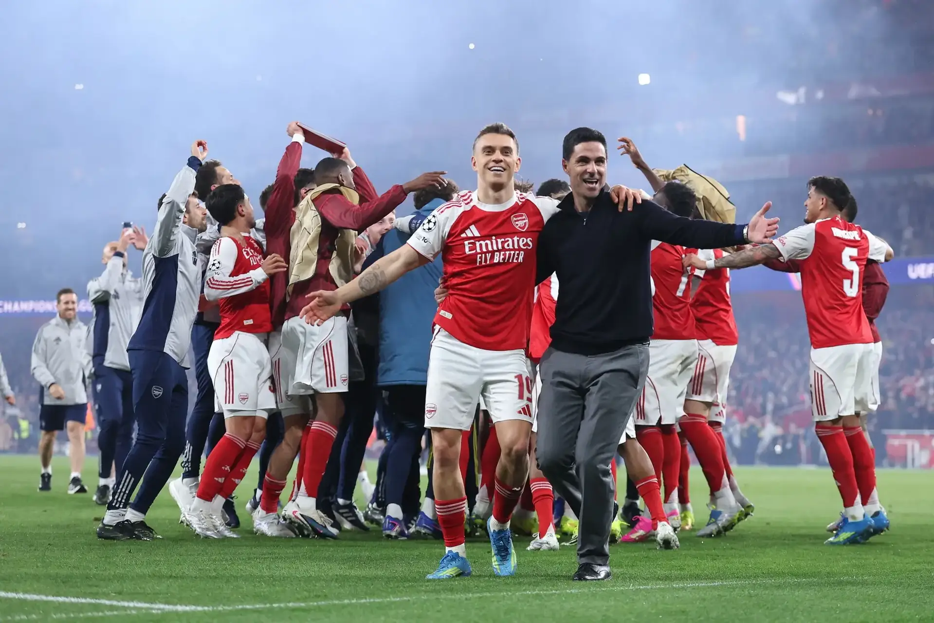 Arsenal team celebrating
