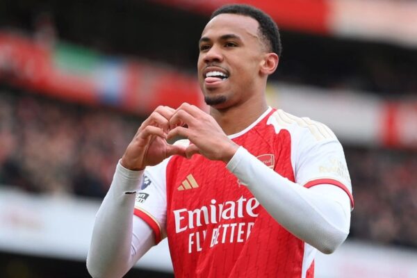 Gabriel Magalhaes showing love to Arsenal fans