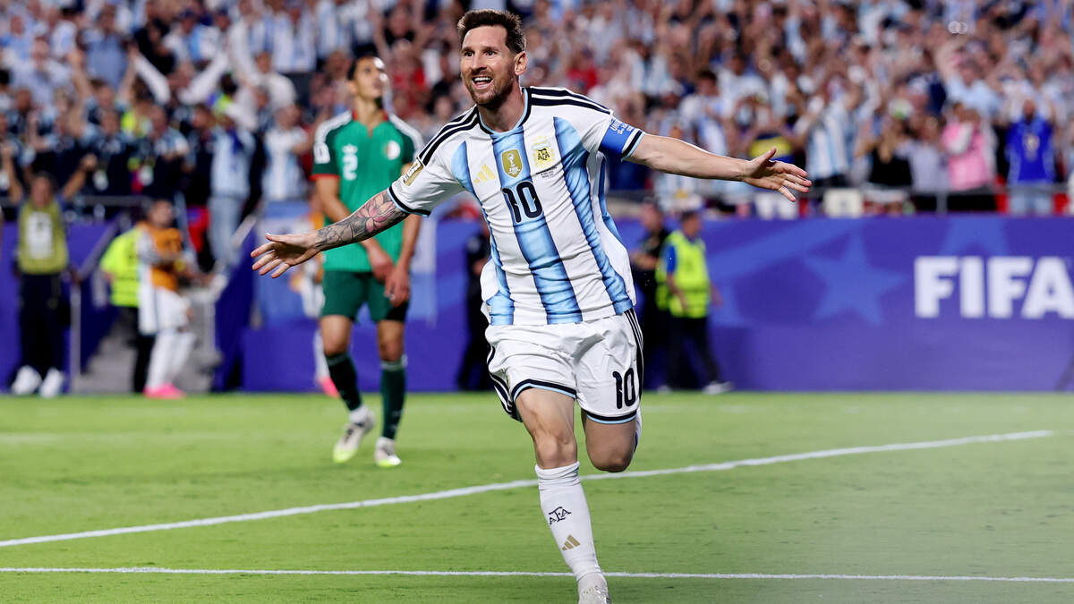 Argentina vs Algeria: Messi Scores Hat-Trick to Help Argentina Win 3-0 4 Lionel Messi