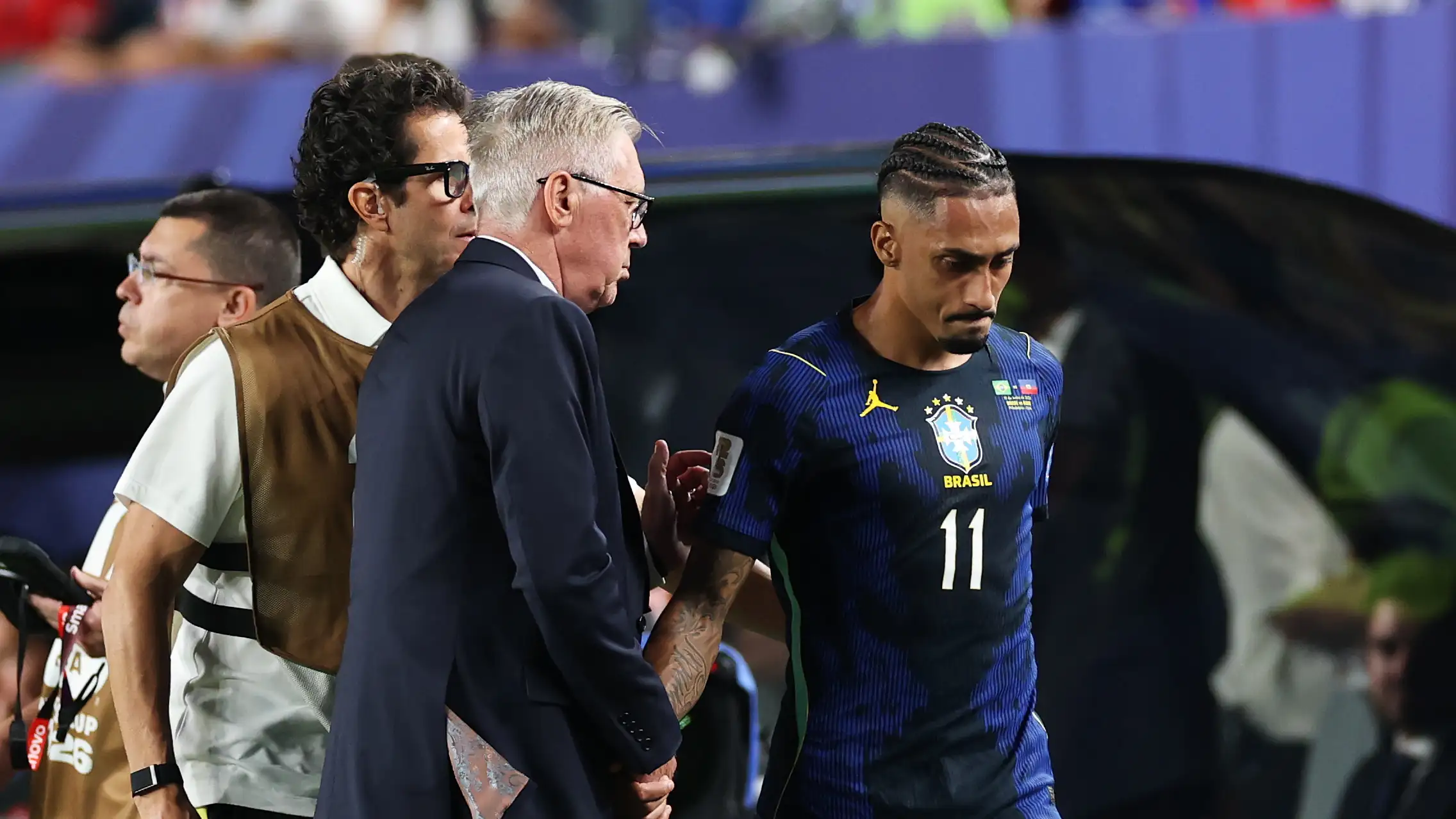 Raphinha walking out of the pitch