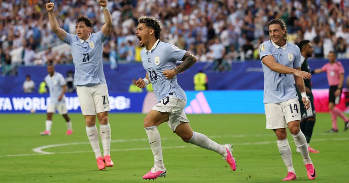 Maxi Araujo celebrates goal vs Saudi Arabia