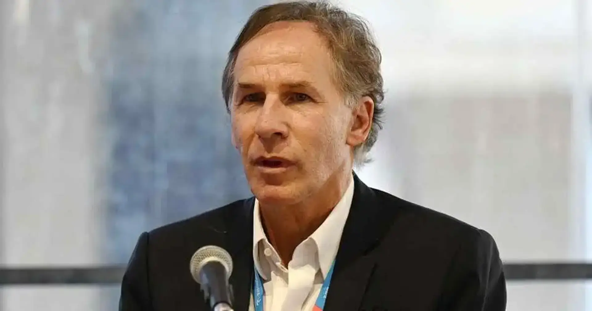 Franco Baresi Dies at 66: Football Mourns the Loss of AC Milan’s Immortal Captain 2 Franco Baresi giving out a speech