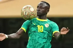 Sadio Mane controlling the ball during a match
