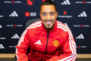 Youri Tielemans signing his Man Utd contract