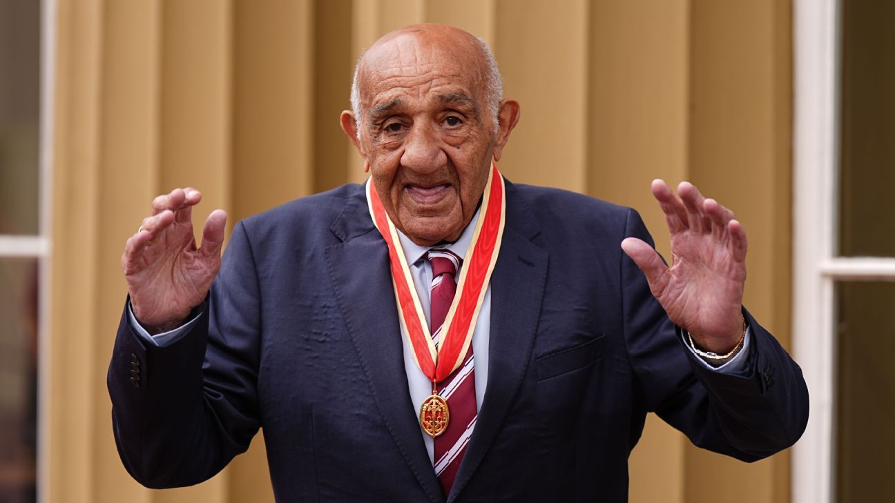 Billy Boston Dies Aged 92: Wigan Warriors Legend and Rugby League Trailblazer Passes Away 4 Sir Billy Boston