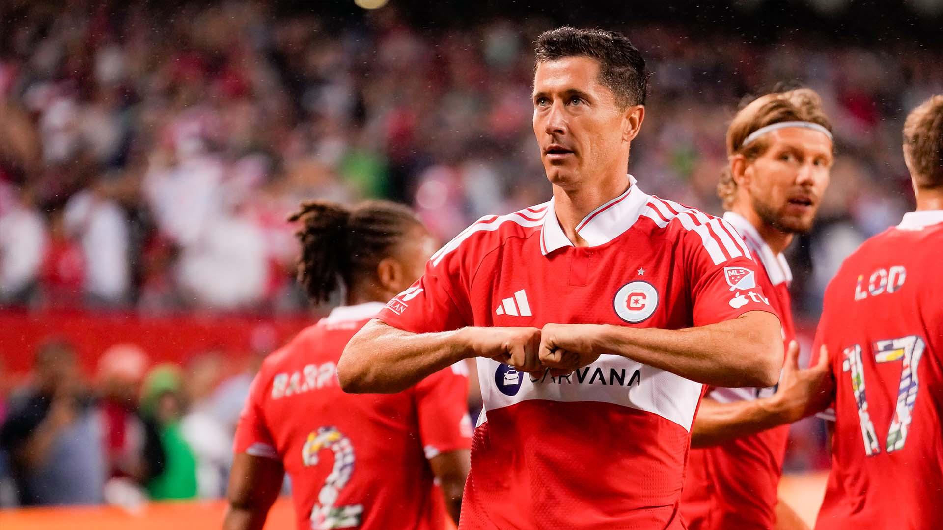 Robert Lewandowski celebrating