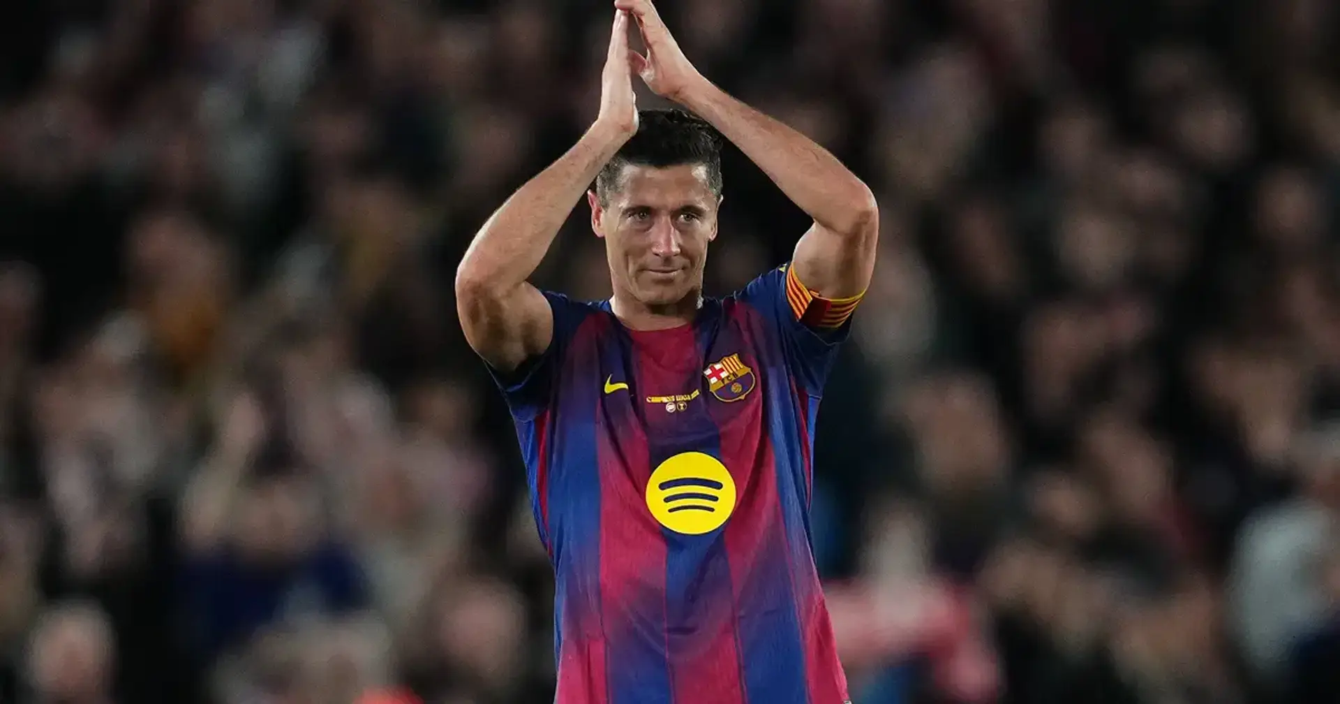 Robert Lewandowski reacting