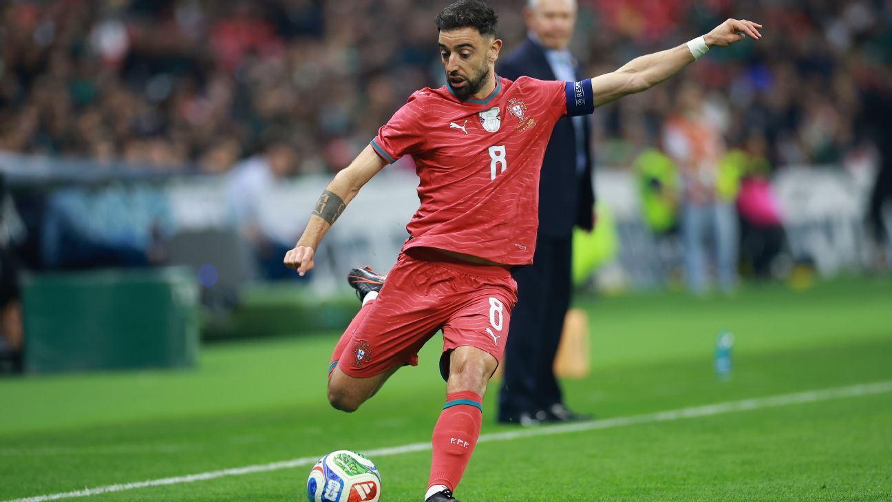 Bruno Fernandes playing football