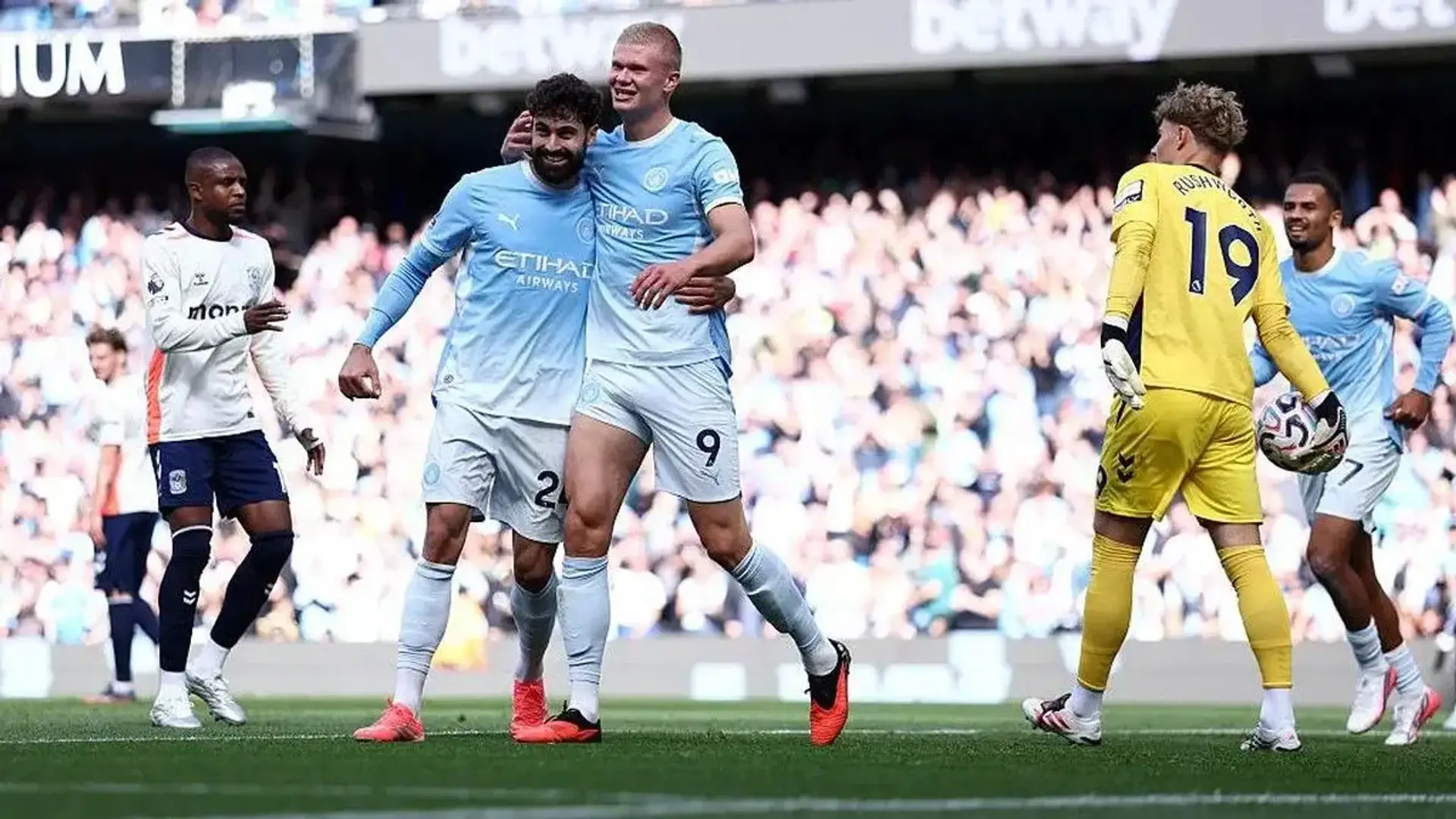 Manchester City vs Coventry: Erling Haaland Header Secures 1-0 Etihad Victory 4 Haaland reacting
