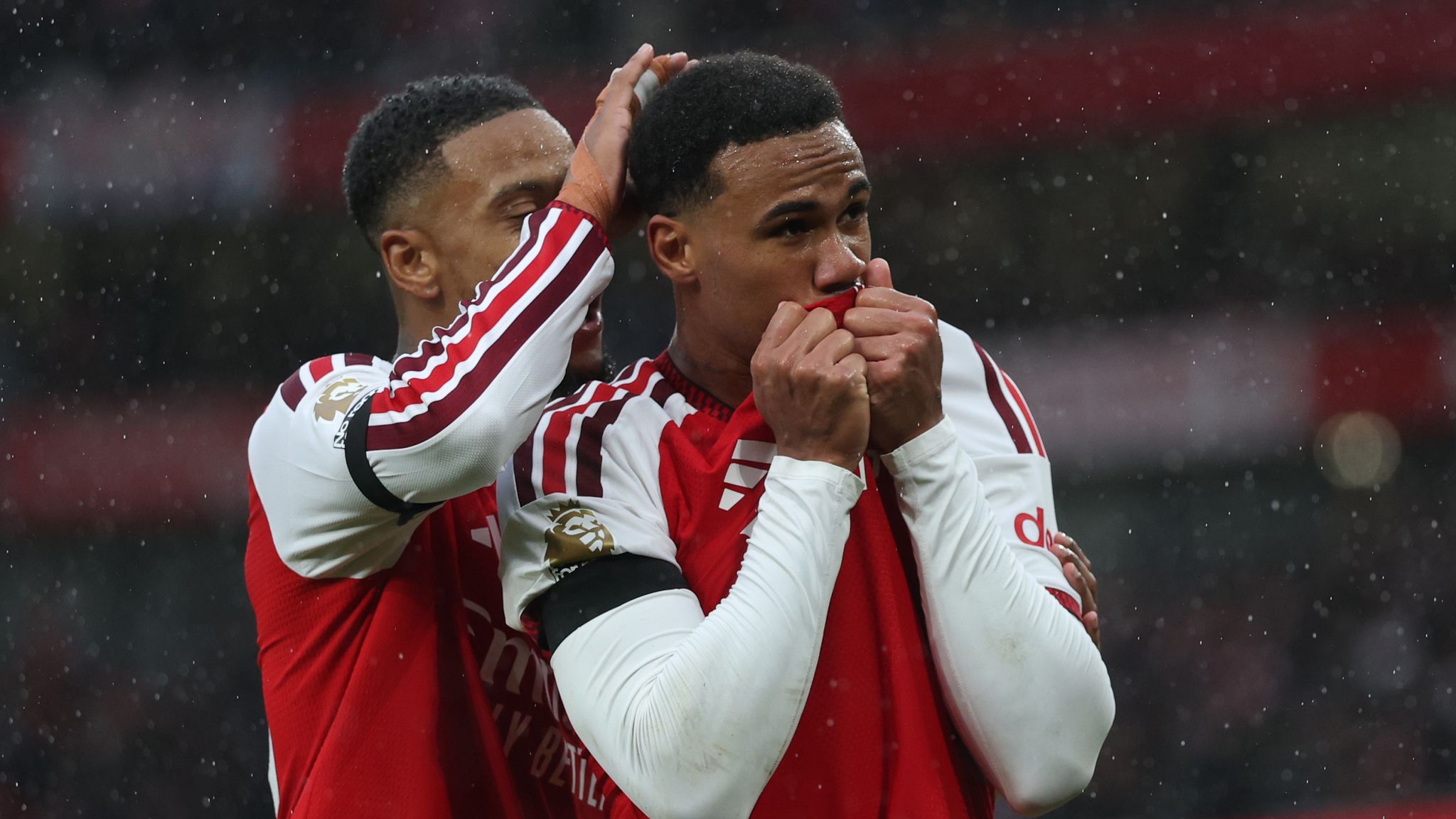 Arsenal vs Everton 2–0: Centre-Backs Konsa and Gabriel Strike as Gunners Move Level with Leaders 2 Arsenal vs Everton